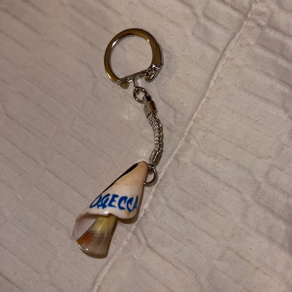 Odessa seashell keychain